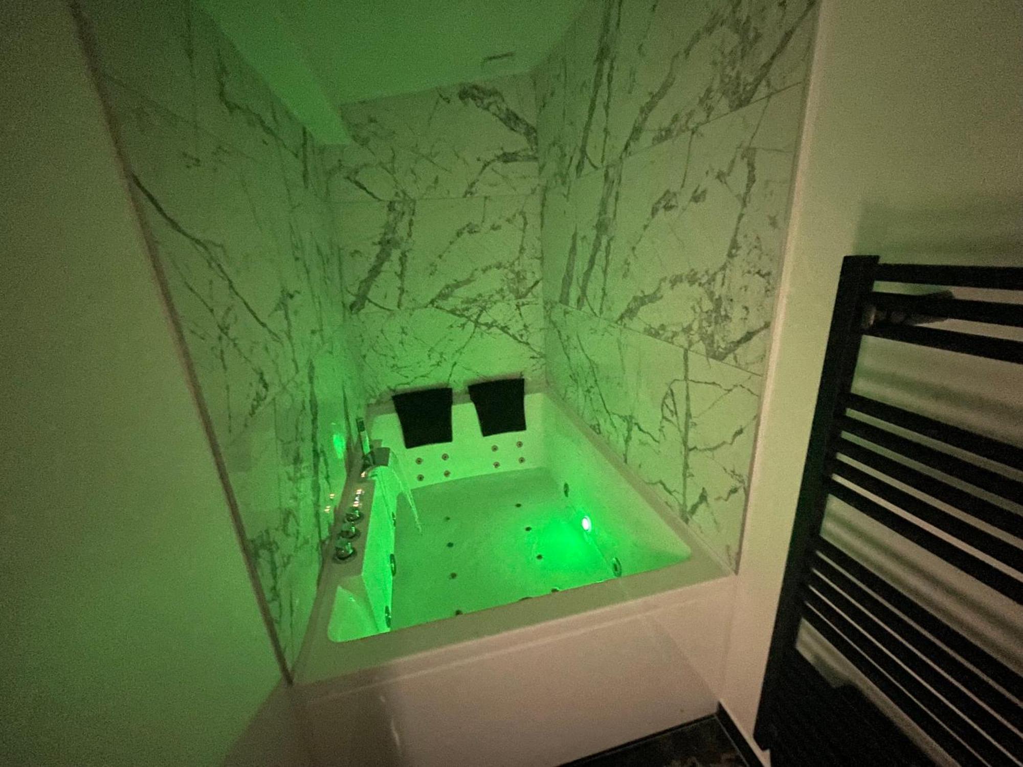 Appartement Le Cocon Balneo à Sens Extérieur photo